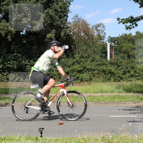 10.08.2025 - GEWOBA Citytriathlon Bremen Yannick Fuchs http://msf.ph/oto/8571902 10.08.2025 14:42:25 Radfahren 19, 145, 288, 303, 488 meine-sportfotos.de