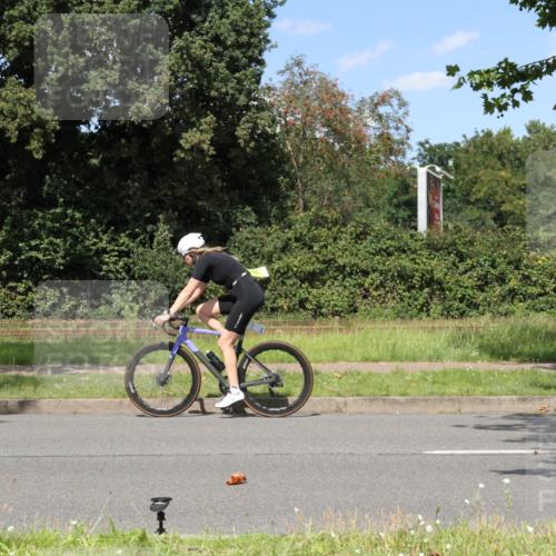 10.08.2025 - GEWOBA Citytriathlon Bremen Yannick Fuchs http://msf.ph/oto/8571903 10.08.2025 14:42:30 Radfahren 19, 288, 303, 488 meine-sportfotos.de
