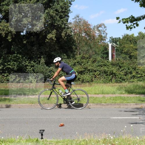10.08.2025 - GEWOBA Citytriathlon Bremen Yannick Fuchs http://msf.ph/oto/8571906 10.08.2025 14:42:36 Radfahren 110, 288, 303, 488 meine-sportfotos.de