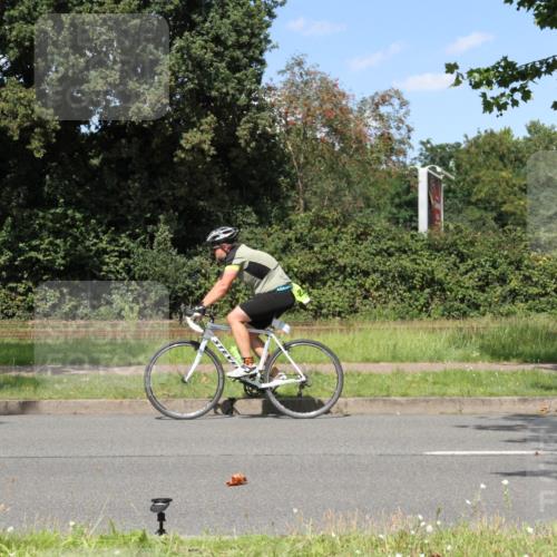 10.08.2025 - GEWOBA Citytriathlon Bremen Yannick Fuchs http://msf.ph/oto/8571907 10.08.2025 14:42:41 Radfahren 110, 303, 474, 479, 488 meine-sportfotos.de