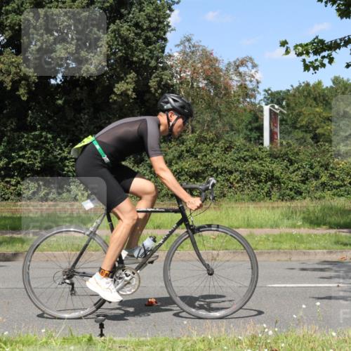 10.08.2025 - GEWOBA Citytriathlon Bremen Yannick Fuchs http://msf.ph/oto/8571920 10.08.2025 14:43:12 Radfahren 157, 180, 205, 234, 251, 311, 436, 446, 462 meine-sportfotos.de