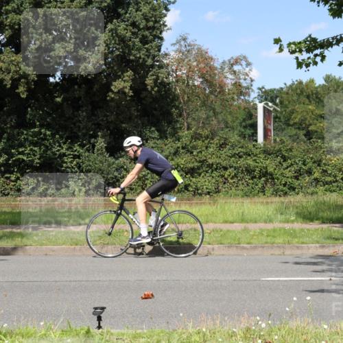 10.08.2025 - GEWOBA Citytriathlon Bremen Yannick Fuchs http://msf.ph/oto/8571923 10.08.2025 14:43:18 Radfahren 157, 205, 234, 251, 311, 462 meine-sportfotos.de
