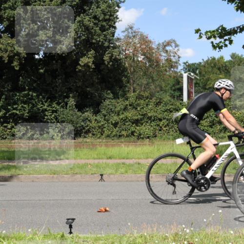 10.08.2025 - GEWOBA Citytriathlon Bremen Yannick Fuchs http://msf.ph/oto/8571940 10.08.2025 14:43:43 Radfahren 86, 109, 154, 163, 259, 325 meine-sportfotos.de