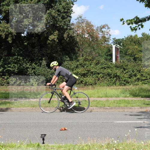 10.08.2025 - GEWOBA Citytriathlon Bremen Yannick Fuchs http://msf.ph/oto/8571941 10.08.2025 14:43:45 Radfahren 86, 109, 154, 163, 259, 325 meine-sportfotos.de