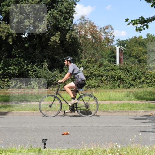 10.08.2025 - GEWOBA Citytriathlon Bremen Yannick Fuchs http://msf.ph/oto/8571948 10.08.2025 14:43:55 Radfahren 86, 154, 163, 298, 325 meine-sportfotos.de