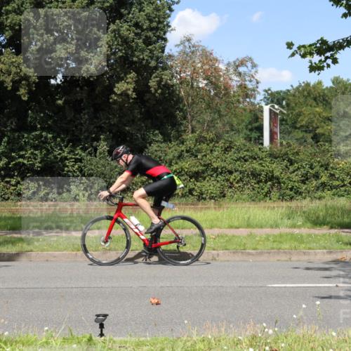 10.08.2025 - GEWOBA Citytriathlon Bremen Yannick Fuchs http://msf.ph/oto/8571959 10.08.2025 14:44:08 Radfahren 28, 267, 278, 298, 408, 445 meine-sportfotos.de
