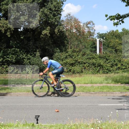 10.08.2025 - GEWOBA Citytriathlon Bremen Yannick Fuchs http://msf.ph/oto/8571960 10.08.2025 14:44:09 Radfahren 28, 267, 278, 298, 408, 445 meine-sportfotos.de