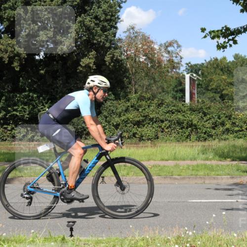 10.08.2025 - GEWOBA Citytriathlon Bremen Yannick Fuchs http://msf.ph/oto/8571961 10.08.2025 14:44:10 Radfahren 28, 267, 278, 298, 408, 445 meine-sportfotos.de