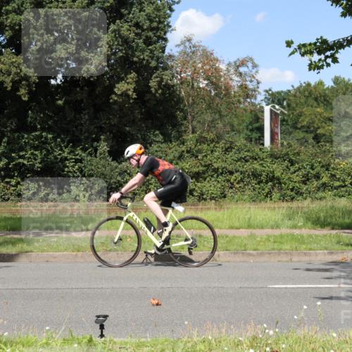 10.08.2025 - GEWOBA Citytriathlon Bremen Yannick Fuchs http://msf.ph/oto/8571965 10.08.2025 14:44:12 Radfahren 28, 267, 278, 298, 408, 445 meine-sportfotos.de