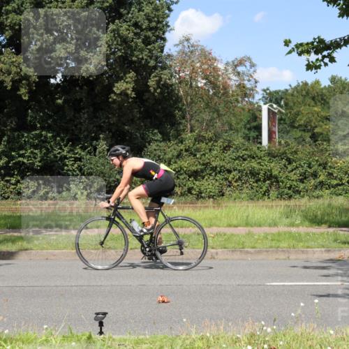10.08.2025 - GEWOBA Citytriathlon Bremen Yannick Fuchs http://msf.ph/oto/8571967 10.08.2025 14:44:13 Radfahren 28, 267, 278, 298, 408, 445 meine-sportfotos.de