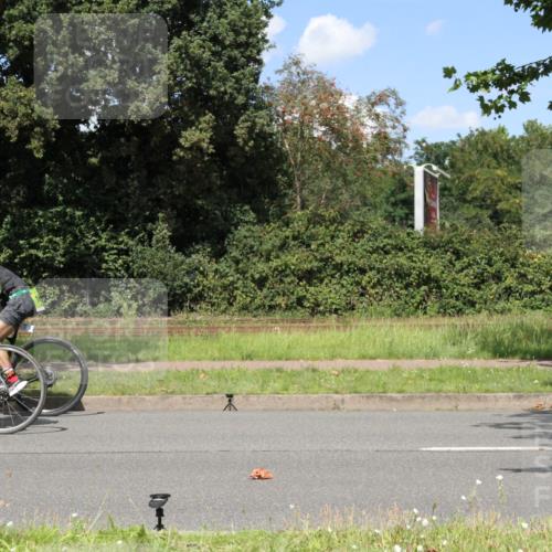 10.08.2025 - GEWOBA Citytriathlon Bremen Yannick Fuchs http://msf.ph/oto/8571989 10.08.2025 14:44:32 Radfahren 9, 28, 200, 208, 323, 383 meine-sportfotos.de