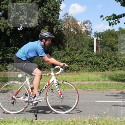 10.08.2025 - GEWOBA Citytriathlon Bremen Yannick Fuchs http://msf.ph/oto/8571992 10.08.2025 14:44:36 Radfahren 9, 73, 200, 208, 323, 383 meine-sportfotos.de