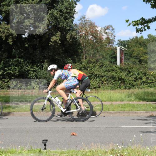 10.08.2025 - GEWOBA Citytriathlon Bremen Yannick Fuchs http://msf.ph/oto/8571994 10.08.2025 14:44:37 Radfahren 9, 73, 200, 208, 323, 383 meine-sportfotos.de