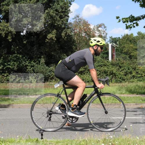 10.08.2025 - GEWOBA Citytriathlon Bremen Yannick Fuchs http://msf.ph/oto/8571997 10.08.2025 14:44:44 Radfahren 73, 200, 208, 323, 346, 383 meine-sportfotos.de