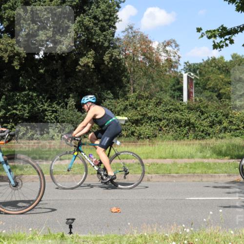 10.08.2025 - GEWOBA Citytriathlon Bremen Yannick Fuchs http://msf.ph/oto/8572000 10.08.2025 14:44:50 Radfahren 35, 73, 208, 346, 383, 484 meine-sportfotos.de