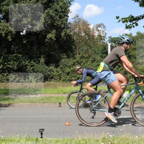 10.08.2025 - GEWOBA Citytriathlon Bremen Yannick Fuchs http://msf.ph/oto/8572001 10.08.2025 14:44:50 Radfahren 35, 73, 208, 346, 383, 484 meine-sportfotos.de