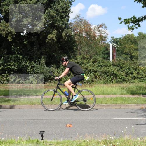 10.08.2025 - GEWOBA Citytriathlon Bremen Yannick Fuchs http://msf.ph/oto/8572005 10.08.2025 14:44:57 Radfahren 35, 73, 198, 326, 336, 346, 453, 484 meine-sportfotos.de