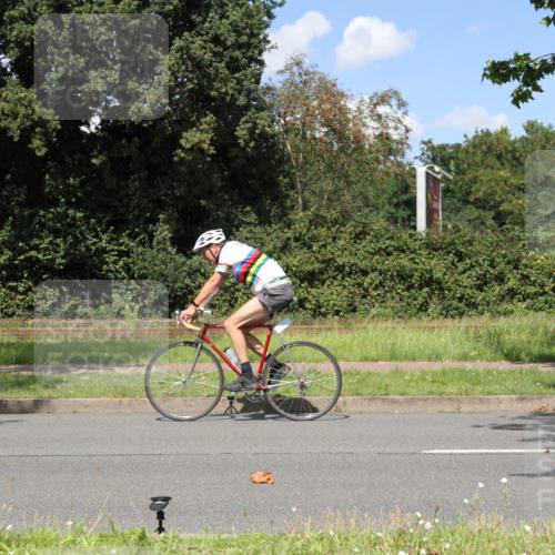 10.08.2025 - GEWOBA Citytriathlon Bremen Yannick Fuchs http://msf.ph/oto/8572011 10.08.2025 14:45:03 Radfahren 35, 198, 326, 336, 346, 453, 484, 497 meine-sportfotos.de