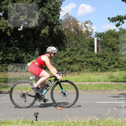 10.08.2025 - GEWOBA Citytriathlon Bremen Yannick Fuchs http://msf.ph/oto/8572017 10.08.2025 14:45:06 Radfahren 35, 198, 326, 336, 346, 453, 484, 497 meine-sportfotos.de