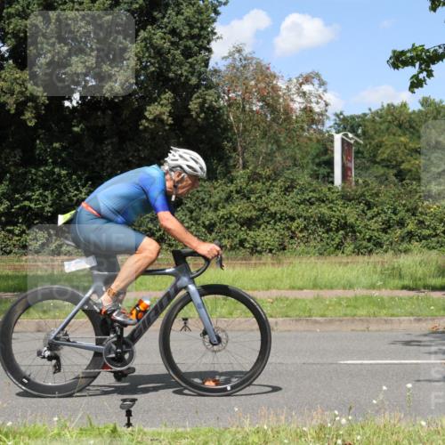 10.08.2025 - GEWOBA Citytriathlon Bremen Yannick Fuchs http://msf.ph/oto/8572020 10.08.2025 14:45:08 Radfahren 35, 198, 326, 336, 346, 453, 484, 497 meine-sportfotos.de