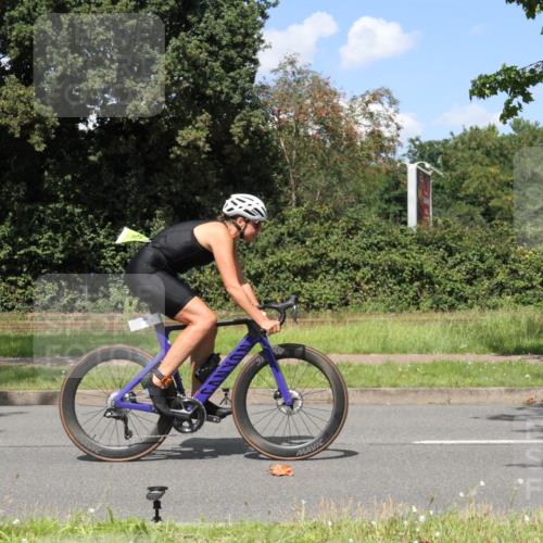 10.08.2025 - GEWOBA Citytriathlon Bremen Yannick Fuchs http://msf.ph/oto/8572022 10.08.2025 14:45:13 Radfahren 198, 221, 326, 336, 453, 484, 497 meine-sportfotos.de