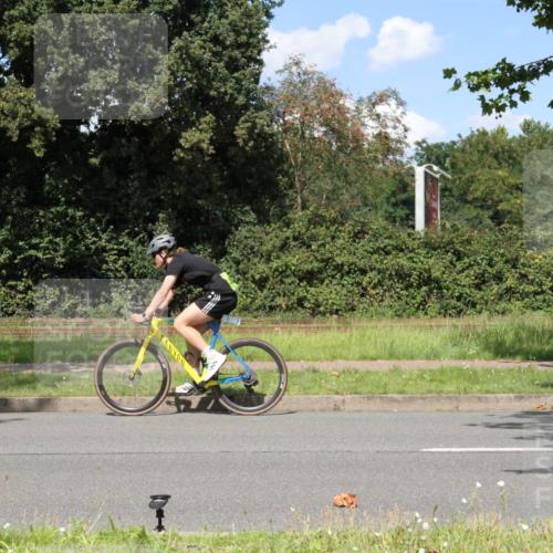 10.08.2025 - GEWOBA Citytriathlon Bremen Yannick Fuchs http://msf.ph/oto/8572029 10.08.2025 14:45:32 Radfahren 160, 202, 221, 247, 332, 349, 360, 532 meine-sportfotos.de