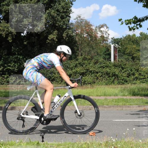 10.08.2025 - GEWOBA Citytriathlon Bremen Yannick Fuchs http://msf.ph/oto/8572030 10.08.2025 14:45:33 Radfahren 160, 202, 221, 247, 273, 332, 349, 360, 532 meine-sportfotos.de