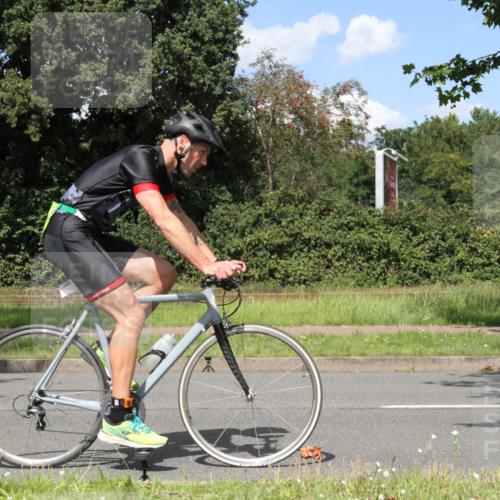10.08.2025 - GEWOBA Citytriathlon Bremen Yannick Fuchs http://msf.ph/oto/8572033 10.08.2025 14:45:36 Radfahren 160, 166, 202, 221, 247, 273, 332, 349, 360, 532 meine-sportfotos.de