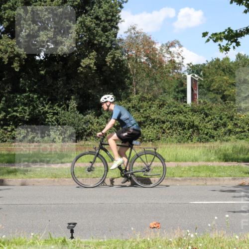 10.08.2025 - GEWOBA Citytriathlon Bremen Yannick Fuchs http://msf.ph/oto/8572038 10.08.2025 14:45:46 Radfahren 99, 160, 166, 202, 247, 273, 332, 360, 404, 441 meine-sportfotos.de