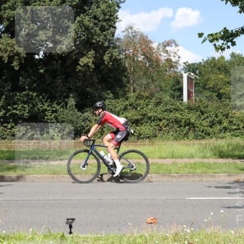 10.08.2025 - GEWOBA Citytriathlon Bremen Yannick Fuchs http://msf.ph/oto/8572040 10.08.2025 14:45:48 Radfahren 99, 160, 166, 182, 247, 273, 332, 404, 441 meine-sportfotos.de
