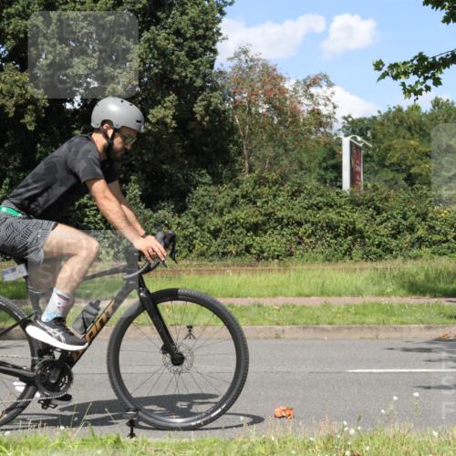10.08.2025 - GEWOBA Citytriathlon Bremen Yannick Fuchs http://msf.ph/oto/8572041 10.08.2025 14:45:50 Radfahren 99, 160, 166, 182, 269, 273, 332, 404, 441 meine-sportfotos.de