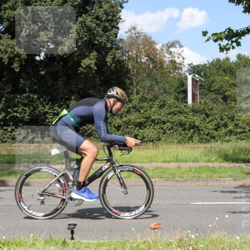 10.08.2025 - GEWOBA Citytriathlon Bremen Yannick Fuchs http://msf.ph/oto/8572042 10.08.2025 14:45:51 Radfahren 99, 160, 166, 182, 269, 273, 404, 441 meine-sportfotos.de