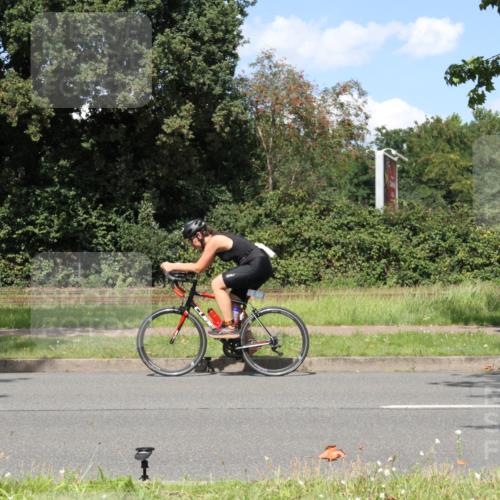 10.08.2025 - GEWOBA Citytriathlon Bremen Yannick Fuchs http://msf.ph/oto/8572061 10.08.2025 14:46:35 Radfahren 358, 406 meine-sportfotos.de