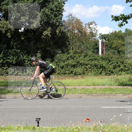 10.08.2025 - GEWOBA Citytriathlon Bremen Yannick Fuchs http://msf.ph/oto/8572063 10.08.2025 14:46:45 Radfahren 158, 396, 406 meine-sportfotos.de