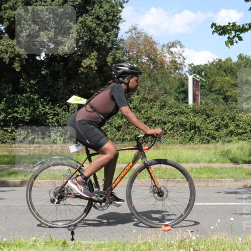 10.08.2025 - GEWOBA Citytriathlon Bremen Yannick Fuchs http://msf.ph/oto/8572067 10.08.2025 14:46:55 Radfahren 128, 140, 158, 320, 396 meine-sportfotos.de