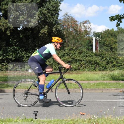 10.08.2025 - GEWOBA Citytriathlon Bremen Yannick Fuchs http://msf.ph/oto/8572073 10.08.2025 14:47:03 Radfahren 128, 140, 158, 220, 320 meine-sportfotos.de