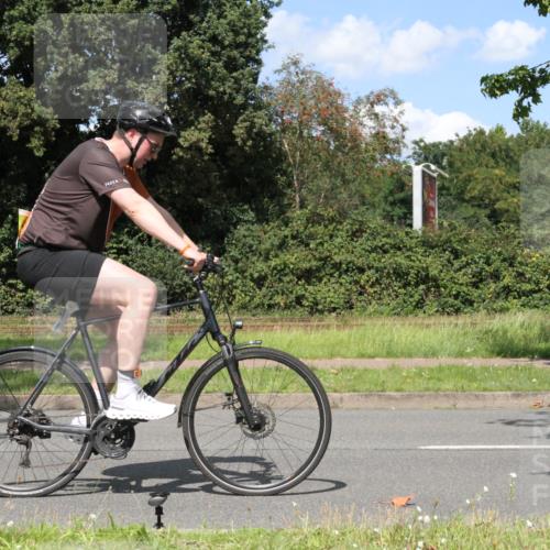 10.08.2025 - GEWOBA Citytriathlon Bremen Yannick Fuchs http://msf.ph/oto/8572074 10.08.2025 14:47:05 Radfahren 128, 140, 220, 320 meine-sportfotos.de