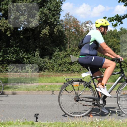 10.08.2025 - GEWOBA Citytriathlon Bremen Yannick Fuchs http://msf.ph/oto/8572077 10.08.2025 14:47:14 Radfahren 140, 220 meine-sportfotos.de
