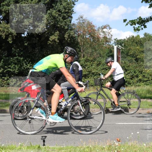 10.08.2025 - GEWOBA Citytriathlon Bremen Yannick Fuchs http://msf.ph/oto/8572078 10.08.2025 14:47:17 Radfahren 140, 220 meine-sportfotos.de