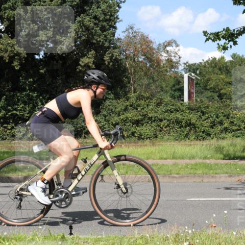 10.08.2025 - GEWOBA Citytriathlon Bremen Yannick Fuchs http://msf.ph/oto/8572086 10.08.2025 14:47:45 Radfahren 382, 418, 448, 467, 483 meine-sportfotos.de