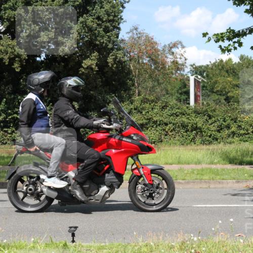 10.08.2025 - GEWOBA Citytriathlon Bremen Yannick Fuchs http://msf.ph/oto/8572096 10.08.2025 14:48:06 Radfahren 22, 196, 331, 350, 418, 447 meine-sportfotos.de