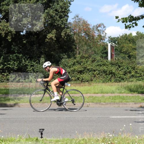 10.08.2025 - GEWOBA Citytriathlon Bremen Yannick Fuchs http://msf.ph/oto/8572118 10.08.2025 14:48:43 Radfahren 179, 181, 276, 365, 389, 426, 487 meine-sportfotos.de