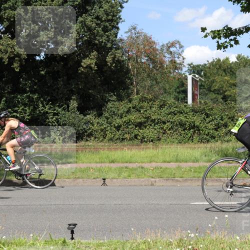 10.08.2025 - GEWOBA Citytriathlon Bremen Yannick Fuchs http://msf.ph/oto/8572123 10.08.2025 14:48:46 Radfahren 179, 181, 276, 365, 389, 426, 487 meine-sportfotos.de