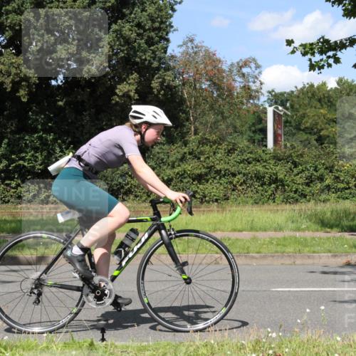 10.08.2025 - GEWOBA Citytriathlon Bremen Yannick Fuchs http://msf.ph/oto/8572124 10.08.2025 14:48:47 Radfahren 179, 181, 276, 365, 389, 426, 487 meine-sportfotos.de