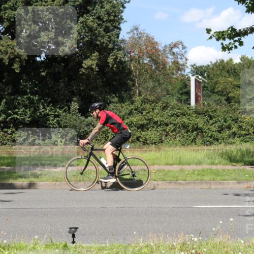10.08.2025 - GEWOBA Citytriathlon Bremen Yannick Fuchs http://msf.ph/oto/8572129 10.08.2025 14:48:53 Radfahren 179, 181, 276, 318, 351, 365, 389, 426, 487 meine-sportfotos.de