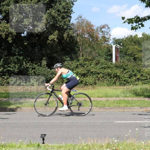 10.08.2025 - GEWOBA Citytriathlon Bremen Yannick Fuchs http://msf.ph/oto/8572130 10.08.2025 14:48:54 Radfahren 179, 181, 276, 318, 351, 365, 389, 403, 426, 487 meine-sportfotos.de