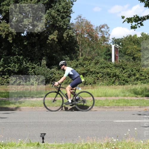10.08.2025 - GEWOBA Citytriathlon Bremen Yannick Fuchs http://msf.ph/oto/8572134 10.08.2025 14:49:01 Radfahren 181, 318, 351, 403 meine-sportfotos.de