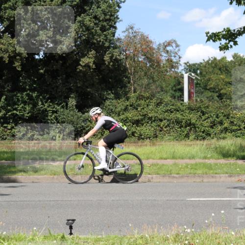 10.08.2025 - GEWOBA Citytriathlon Bremen Yannick Fuchs http://msf.ph/oto/8572136 10.08.2025 14:49:07 Radfahren 181, 318, 351, 373, 403 meine-sportfotos.de