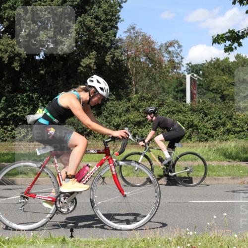 10.08.2025 - GEWOBA Citytriathlon Bremen Yannick Fuchs http://msf.ph/oto/8572139 10.08.2025 14:49:10 Radfahren 318, 351, 373, 401, 403 meine-sportfotos.de