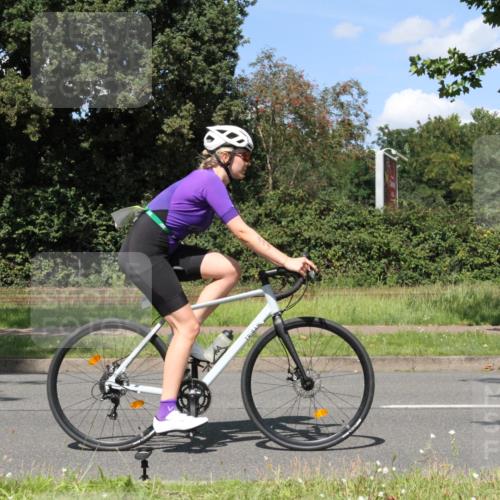 10.08.2025 - GEWOBA Citytriathlon Bremen Yannick Fuchs http://msf.ph/oto/8572143 10.08.2025 14:49:17 Radfahren 351, 373, 401, 403 meine-sportfotos.de